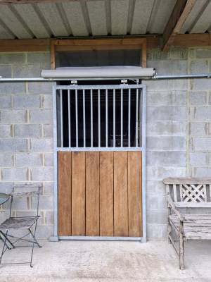 Portes box &agrave; chevaux &agrave; vendre 