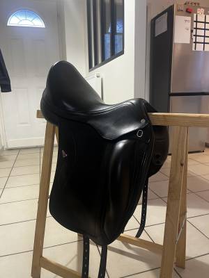 Selle dressage équipe 16,5 pouces 