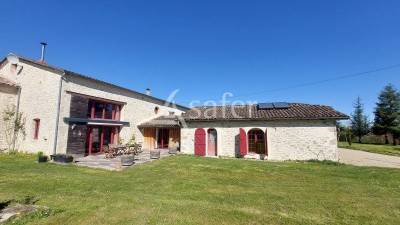 Superbe ferme rénovée et ses 18 hectares de terres irriguées