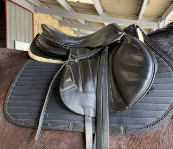 Selle monoquartier forestier ilium 17,5