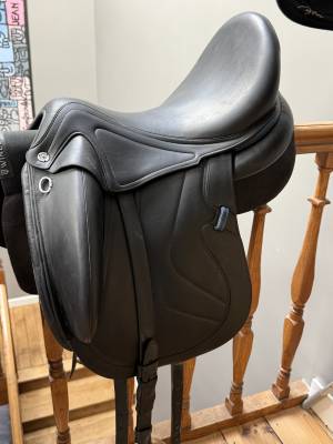 Sella da dressage cwd  17.5