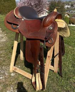 Sella western pool's  16