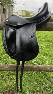 Sella da dressage cwd  17.5