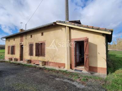 Maison et dépendances agricoles sur 4 hectares - proche toulous