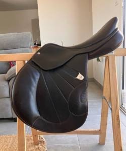 Sella da salto ostacoli bates  17.5