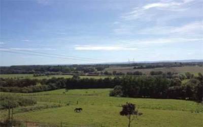 Installations &eacute;questre avec 20 hectares 