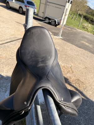 Sella da dressage childeric  17.5