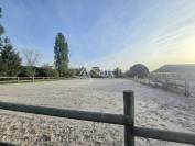 Propri&eacute;t&eacute; &eacute;questre compl&egrave;te avec installations haut de gamme