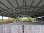 Propri&eacute;t&eacute; &eacute;questre compl&egrave;te avec installations haut de gamme