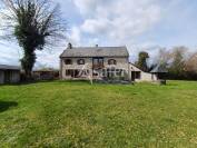 Propri&eacute;t&eacute; d'environ 5ha40 avec ses b&acirc;tis &agrave; vocation d'accuei