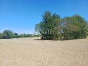 B&acirc;timent d'exploitation sur environ 4ha