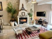 Magnifique bastide dr&ocirc;moise sur 15 hectares
