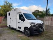 RENAULT MASTER &ndash; 2022 &ndash; 3 PLACES &ndash; STALLE &ndash; 120 000KM