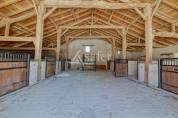 Equestrian property  Vend&eacute;e