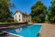 Domaine &eacute;questre d&rsquo;exception avec maison de Ma&icirc;tre