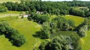 Belle propri&eacute;t&eacute; agricole BIO avec 3 maisons en pierre en tr&egrave;s