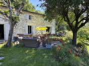 Belle propri&eacute;t&eacute; agricole BIO avec 3 maisons en pierre en tr&egrave;s