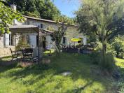 Belle propri&eacute;t&eacute; agricole BIO avec 3 maisons en pierre en tr&egrave;s