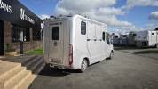 Camion Krismar 2 chevaux 5 places assises Stalles 
