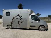 Camion &agrave; chevaux 3T5 2 places