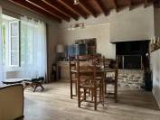 Propri&eacute;t&eacute; en pierre avec g&icirc;te ind&eacute;pendant sur 2 hectares &agrave;