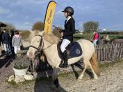 Superbe ponette 1m40