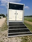 Van con living trasporto 3 cavalli