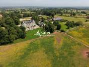 Domaine h&ocirc;telier et touristique avec activit&eacute; &eacute;questre