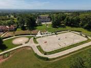 Domaine h&ocirc;telier et touristique avec activit&eacute; &eacute;questre