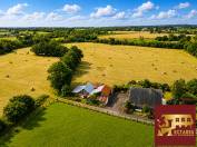 Propri&eacute;t&eacute; &eacute;questre sur 12 hectares d'un seul tenant maison 90m2 et d&eacute;pendances