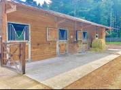 G&icirc;tes &eacute;questres 5 * - boxes & carri&egrave;re