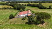 Maison de campagne tr&egrave;s proche des commodit&eacute;s