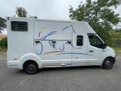 Camion Cheval Master 3, 5 places , carrosserie Barbot. 