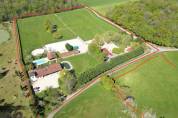 Domaine &eacute;questre d'exception &ndash; 4 hectares &ndash; 12 boxes 