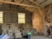 Fermette pour chevaux, 2 petits gites, 2.2ha, source