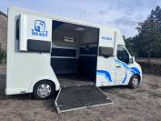 Camion Renault Master 2 chevaux,