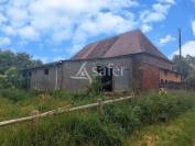 Ensemble b&acirc;ti avec environ 27 ha
