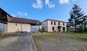 Maison, d&eacute;pendances et 4 ha de pr&eacute;s, proche de Maubourguet