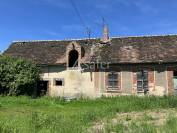 Corps de ferme &agrave; r&eacute;nover + 40 ha de prairie
