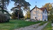 Loue Ecuries, prairies cl&ocirc;tur&eacute;es et maison habitation 