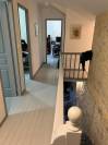 Loue Ecuries, prairies cl&ocirc;tur&eacute;es et maison habitation 