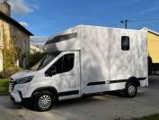 MAXUS DELIVER 9 LUXURY MSG STALLION LIGHT