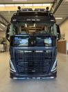 VOLVO FH 500 NF 8 HORSES