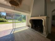 Propri&eacute;t&eacute; &eacute;questre priv&eacute;e avec potentiel g&icirc;te, 2 boxes