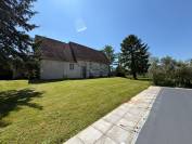 Propri&eacute;t&eacute; &eacute;questre priv&eacute;e avec potentiel g&icirc;te, 2 boxes