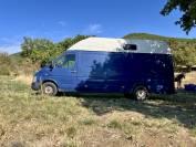 Camion VL b&eacute;taill&egrave;re pour 2 chevaux 