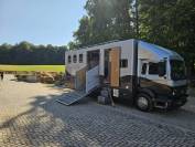 Goed onderhouden paardenvrachtwagen te koop
