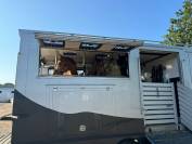 Goed onderhouden paardenvrachtwagen te koop