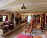 Belle grange &agrave; finir de r&eacute;nover sur 4,5 ha