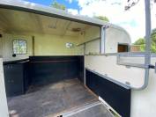 Van Equi Trek